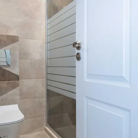 Sea-breeze Retreat Zerini