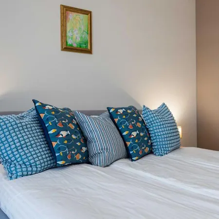 Sea-breeze Retreat Zerini Apartament *