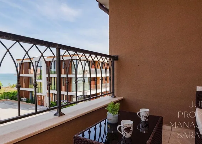 Апартамент Sea-breeze Retreat Zerini *