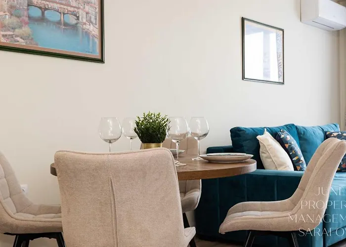 Апартамент Sea-breeze Retreat Zerini Бургас