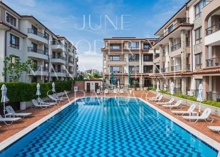 Апартамент Sea-breeze Retreat Zerini Бургас