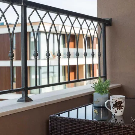 Sea-breeze Retreat Zerini