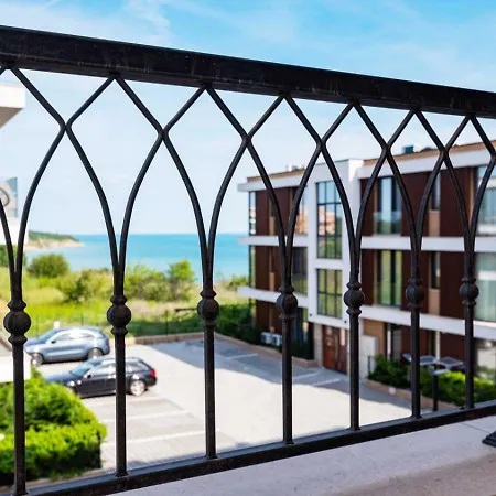 Apartment Sea-breeze Retreat Zerini Burgas