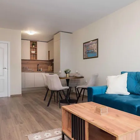 Sea-breeze Retreat Zerini Apartment *