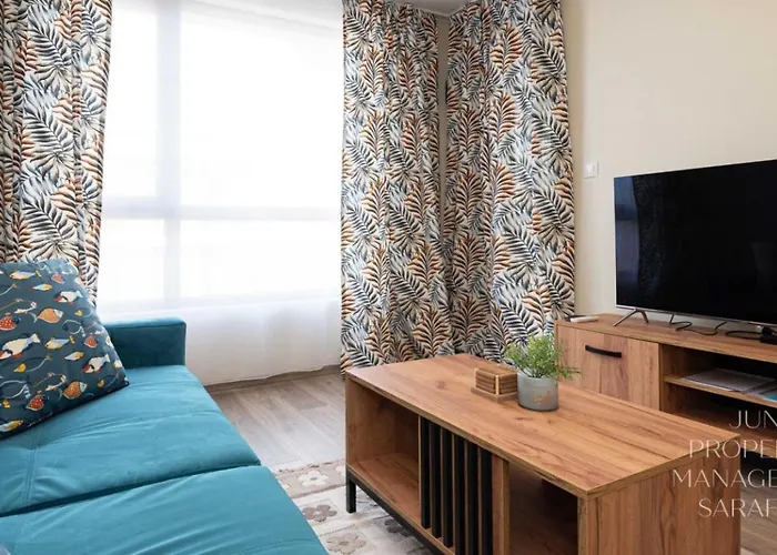 Sea-breeze Retreat Zerini شقة *