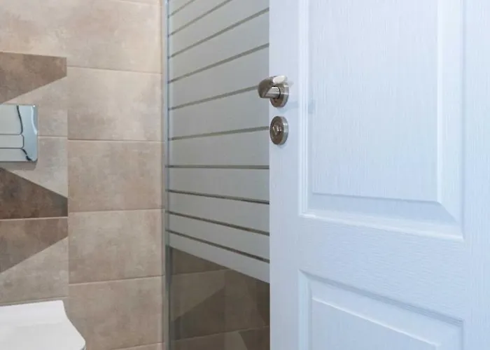 Sea-breeze Retreat Zerini