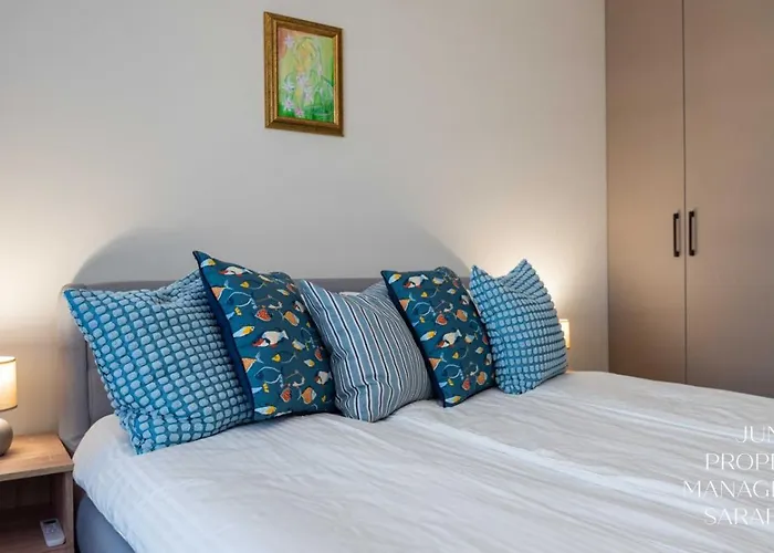 Sea-breeze Retreat Zerini شقة *