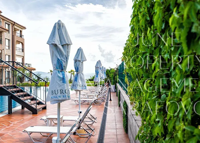 Sea-breeze Retreat Zerini *